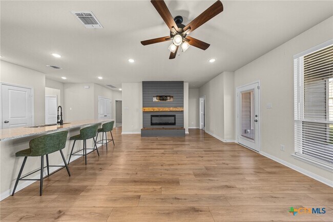 Building Photo - 1821 Holleman Dr
