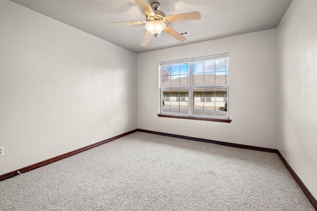 Building Photo - 1270 N Trinity Dr