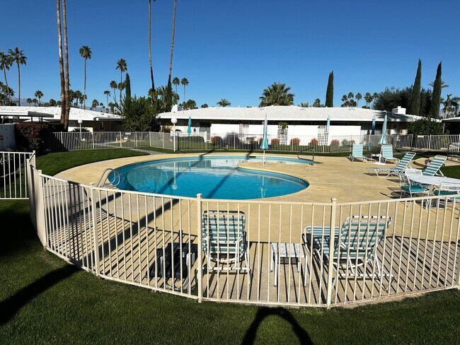 Building Photo - 2210 S Calle Palo Fierro