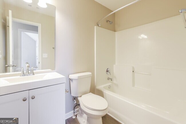 Building Photo - 675 Moonlight Way