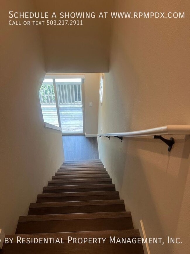 Building Photo - 14075 SW Compass Dr