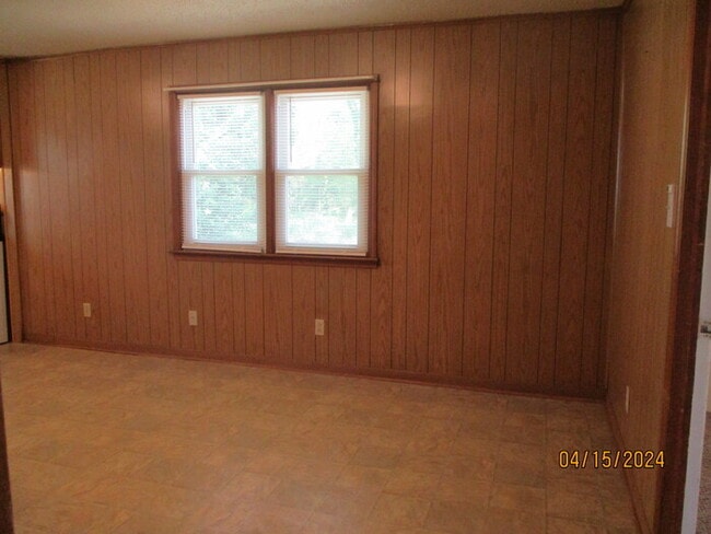 Building Photo - 2702 S Ridge Ave