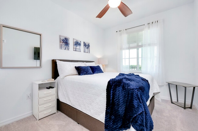 Building Photo - 12240 Wellen Golf St