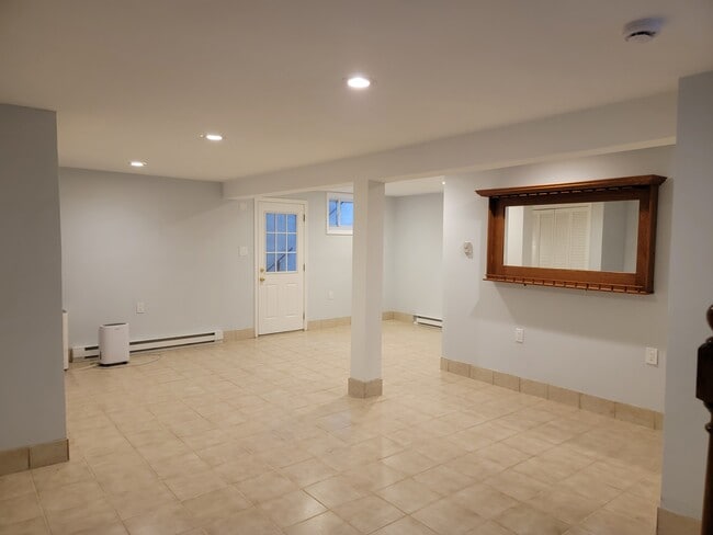 Building Photo - 10617 Good Spring Ave