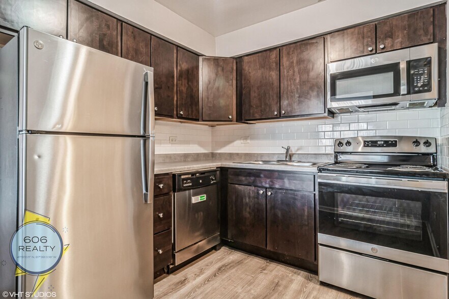 Building Photo - 115 N Kenilworth Ave