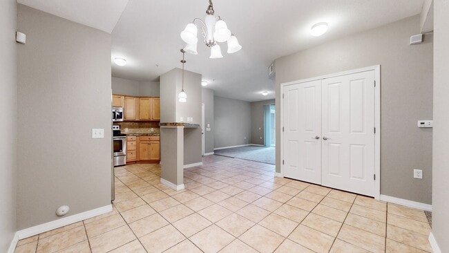 Building Photo - Remodeled 2 BR/2 BA Unit near Edora Park/Epic and Spring Creek Trail