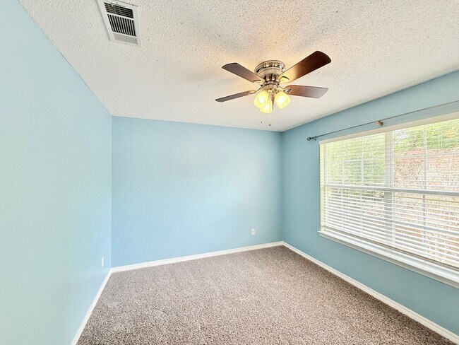 Building Photo - Custom Built 4-Bedroom/3 Bathroom Home