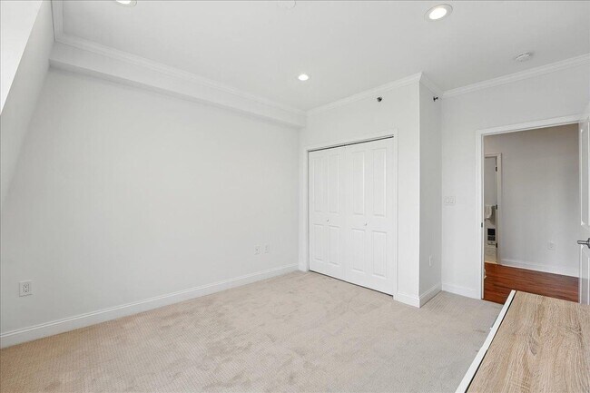 Building Photo - 15 Freedomway