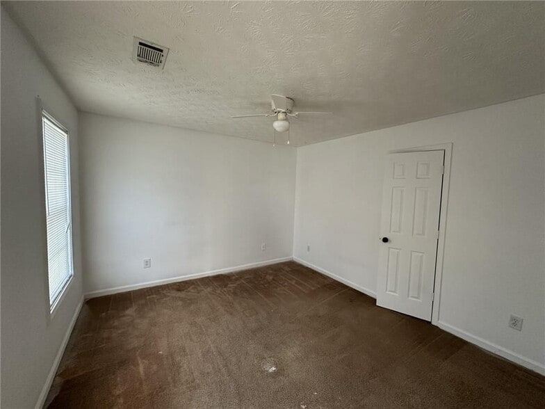 Building Photo - 1847 Harmony Trce