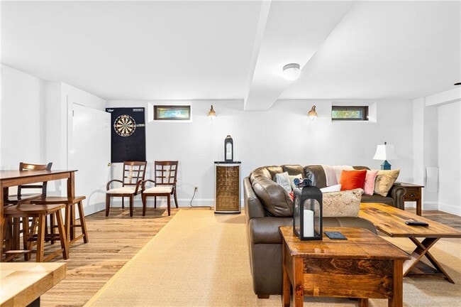 Building Photo - 138 Carroll Ave