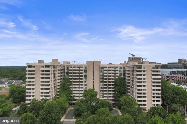 Building Photo - 4141 Henderson Rd