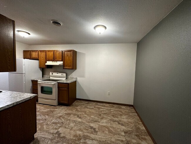 Building Photo - 138-138 Talon Pl