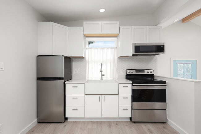 Building Photo - 66 E Ringgold St