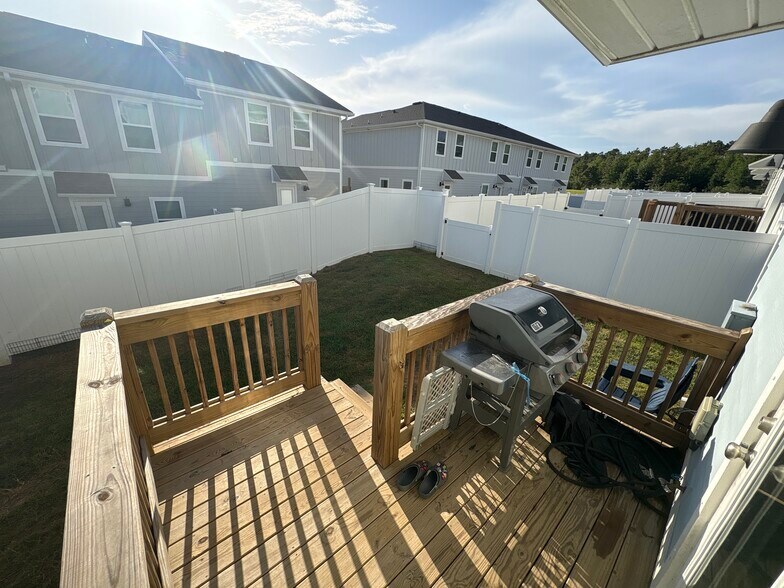 Building Photo - 9491 Nature Creek Cir