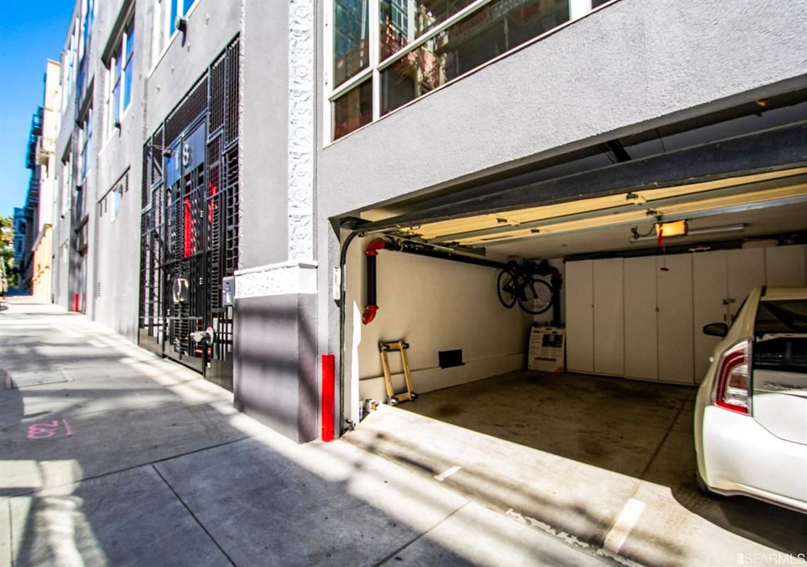 Building Photo - 18 Lansing St