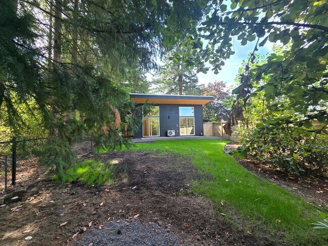 Building Photo - 7024 SW 152nd Ave