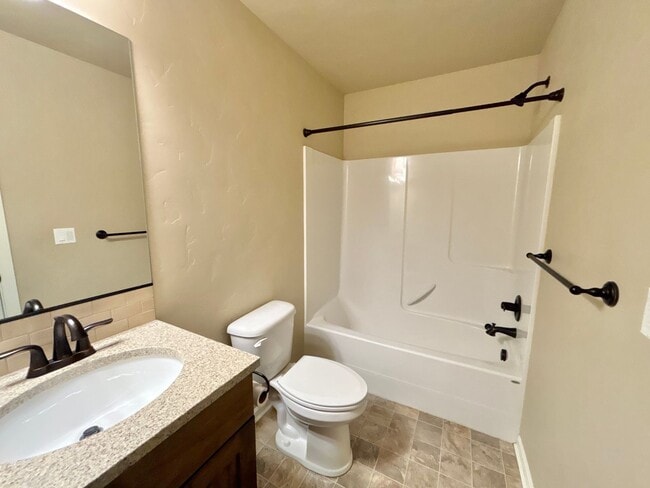 Building Photo - 2965 Yew Park Ln