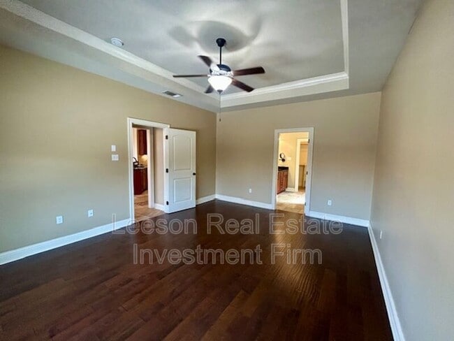 Building Photo - 2912 Paradise Dr