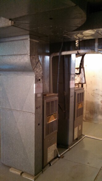 Building Photo - 2401 Fairview Ave