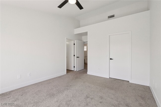 Building Photo - 2548 Tumble Brook Dr