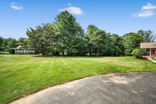 Building Photo - 684 Steinman Ct