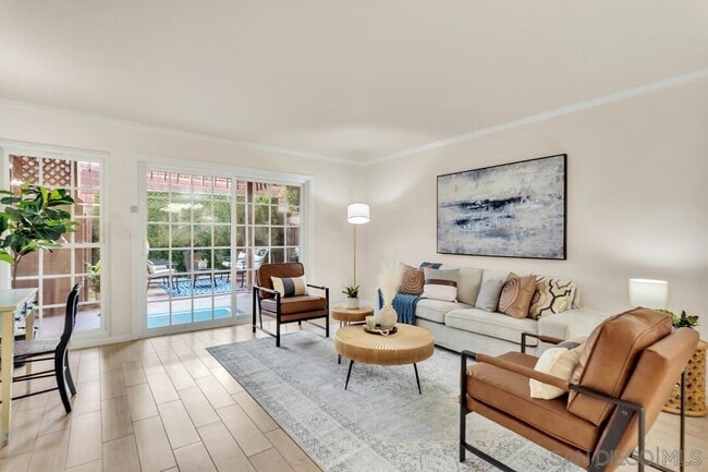 Building Photo - 2600 Torrey Pines Rd