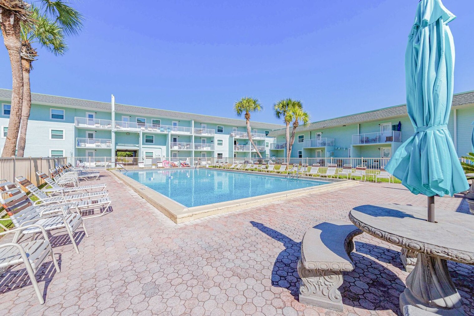 Building Photo - 885 Santa Rosa Blvd