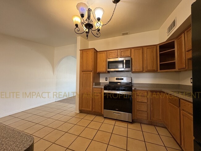 Building Photo - 4650 E Calle Aurora