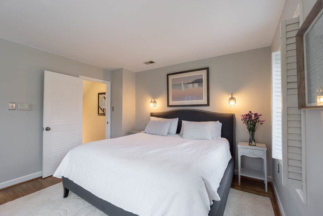 Building Photo - 800 Wolfe St