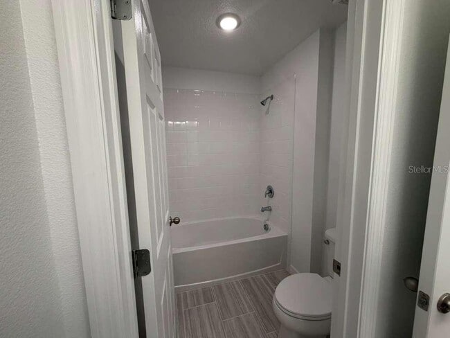 Building Photo - 466 Thompson Vlg Ave