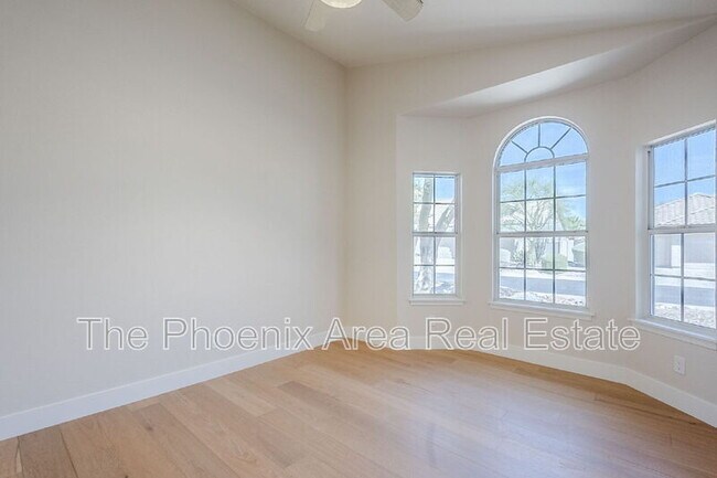 Building Photo - 1531 E Silverwood Dr