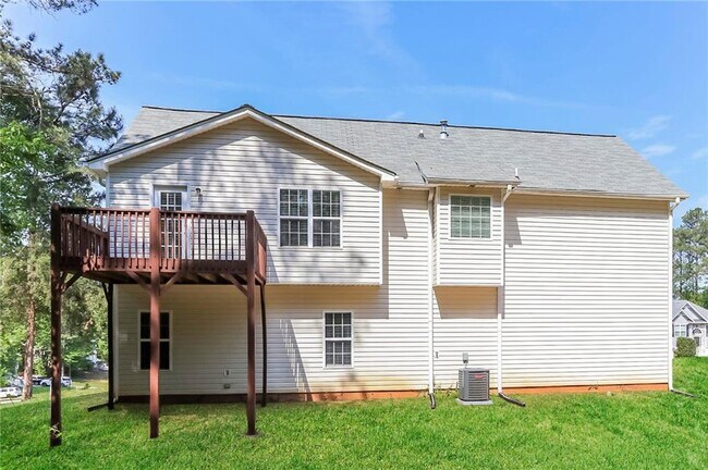 Building Photo - 1500 Cedar Hill