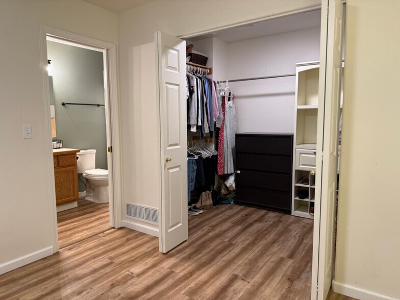 Building Photo - 583 Ocean Point Dr