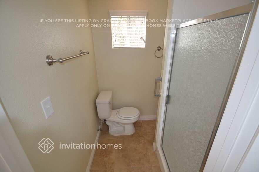 Building Photo - 1736 Kilbourn St