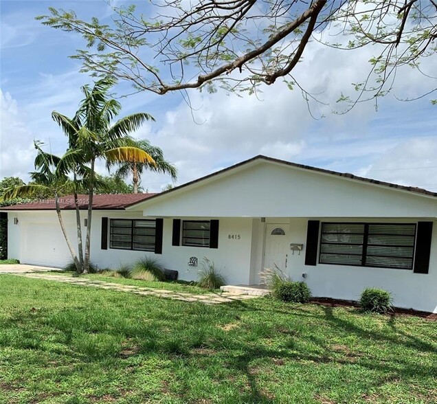 Primary Photo - 8415 SW 144th St