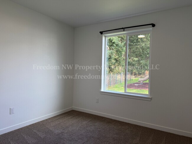 Building Photo - 1019 Peach Rd