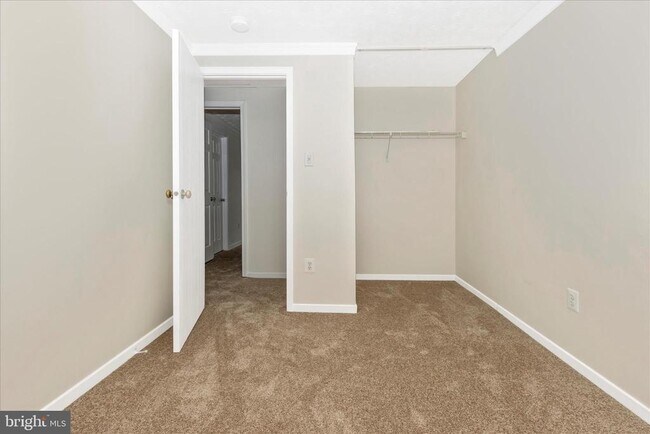 Building Photo - 207 Contour Rd