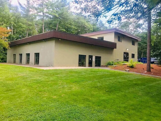 Building Photo - 501 Brook Village Rd