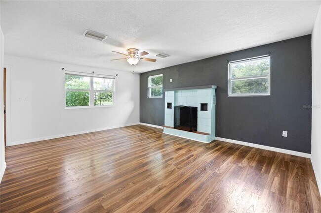 Building Photo - 3157 US-41