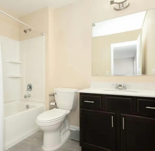 Building Photo - 2942 Madison Dr