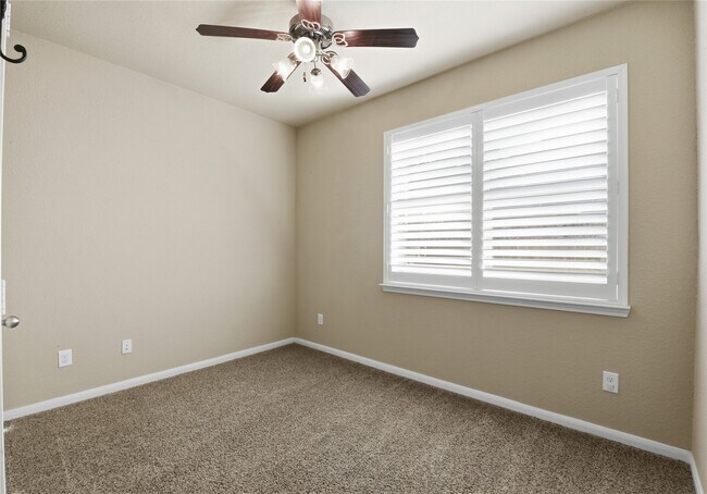 Building Photo - 114 Forest Elk Pl