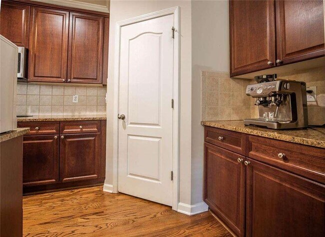 Building Photo - 2396 Meadow Falls Ln