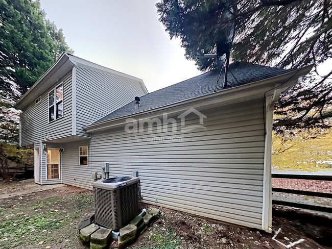 Building Photo - 14921 Ashlight Dr