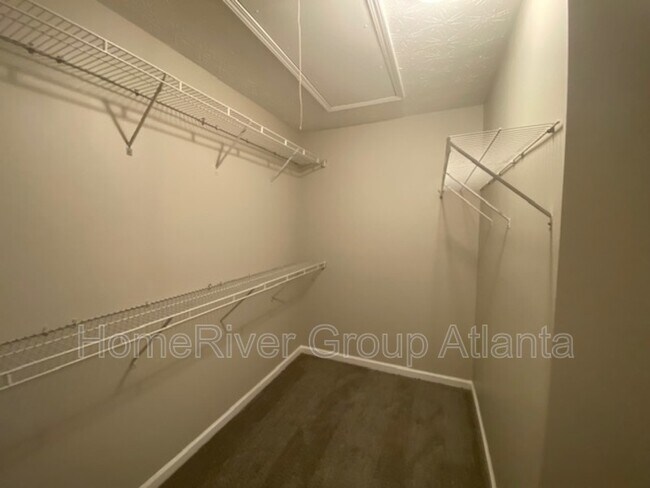 Building Photo - 3855 Shenfield Dr