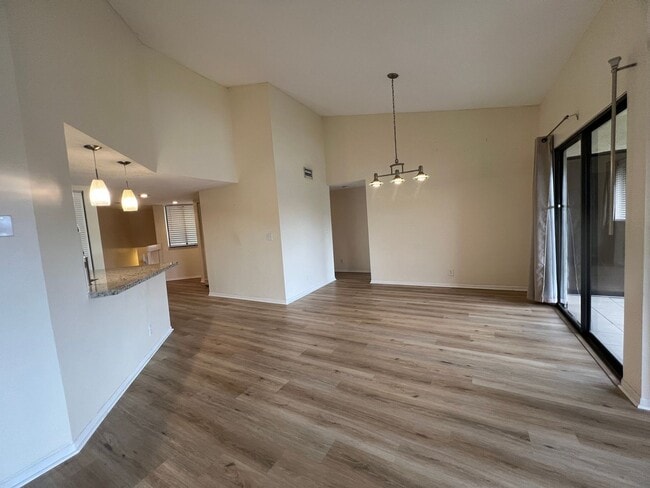 Building Photo - Comfort & Convenience in Plantation – 2BR/...