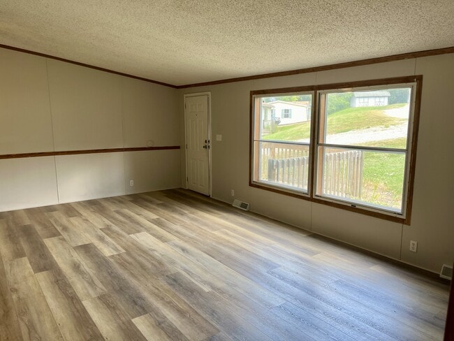 Building Photo - 3414 OH-83