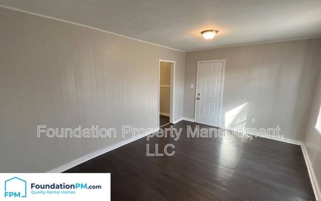 Building Photo - 1931 Sipes Ave