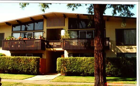 Building Photo - Oak Villa