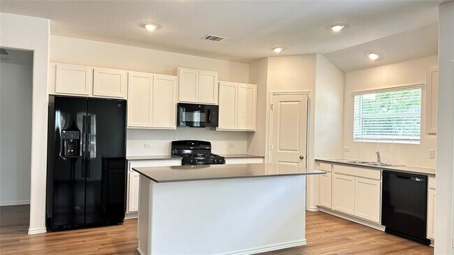 Building Photo - 155 Crawford