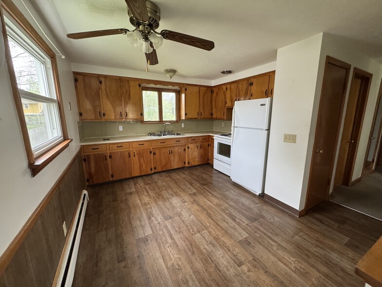 Building Photo - 2224 Tennyson St NW